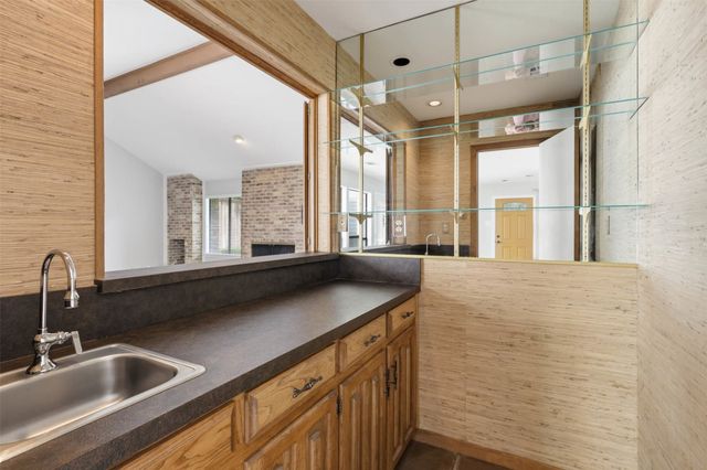 16902 Davenport Court, Dallas, TX 75248