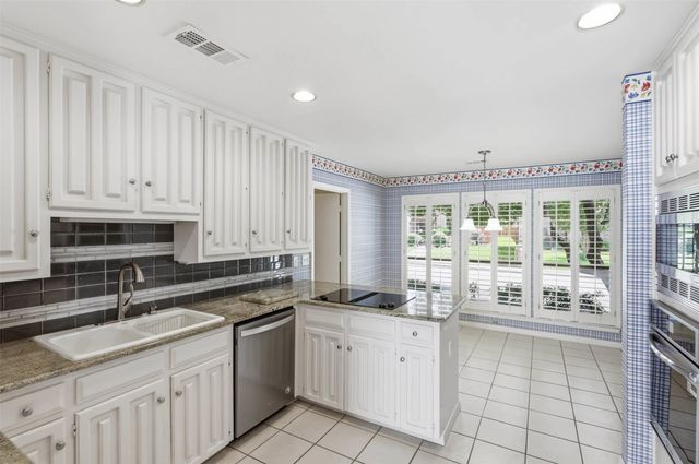 16902 Davenport Court, Dallas, TX 75248