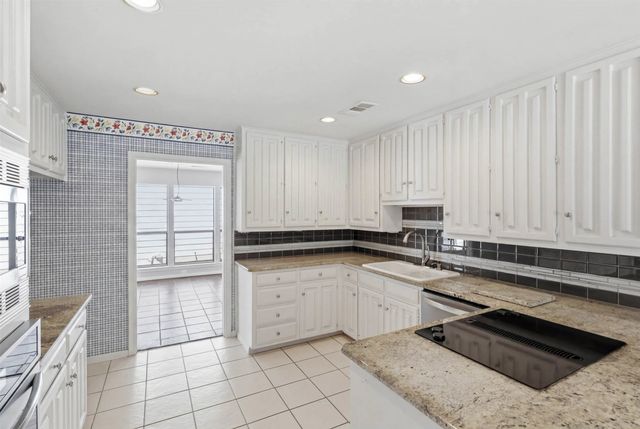 16902 Davenport Court, Dallas, TX 75248