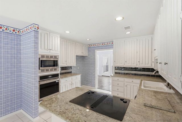 16902 Davenport Court, Dallas, TX 75248