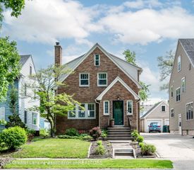 1719 W Hillsdale Street, Lansing, MI 48915