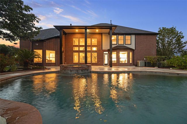 8826 Crown Jewel Drive, Richmond, TX 77469