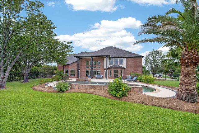 8826 Crown Jewel Drive, Richmond, TX 77469