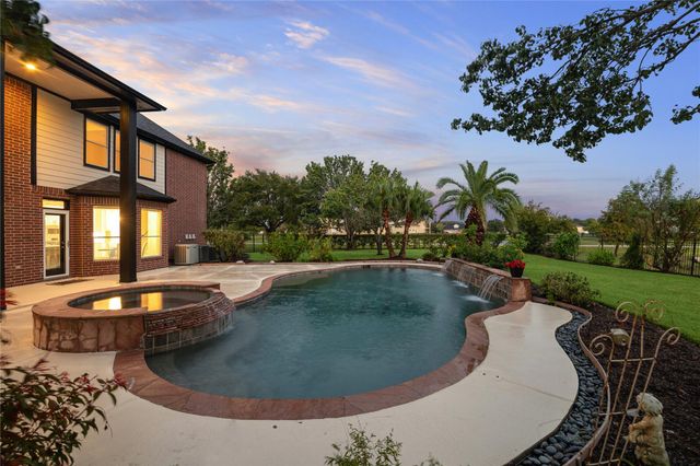 8826 Crown Jewel Drive, Richmond, TX 77469