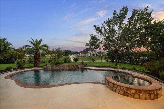 8826 Crown Jewel Drive, Richmond, TX 77469