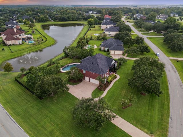 8826 Crown Jewel Drive, Richmond, TX 77469