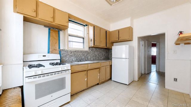 5722 Waldron Street, Corona, NY 11368