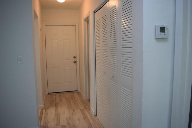 151 SE 6th Avenue 14, Pompano Beach, FL 33060