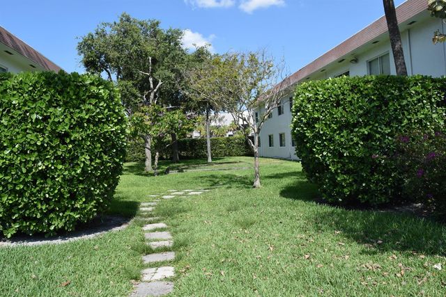 151 SE 6th Avenue 14, Pompano Beach, FL 33060