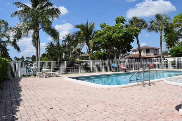 151 SE 6th Avenue 14, Pompano Beach, FL 33060