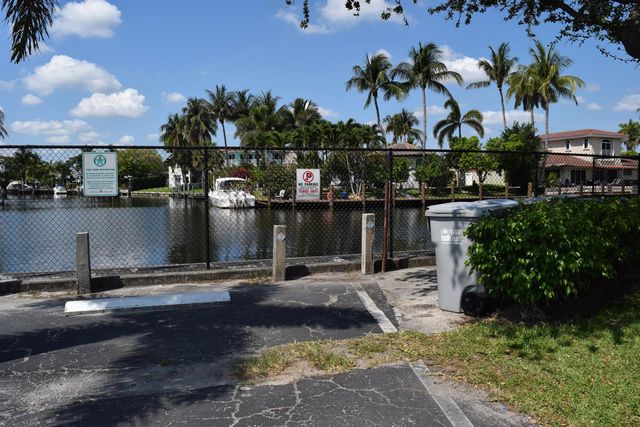 151 SE 6th Avenue 14, Pompano Beach, FL 33060