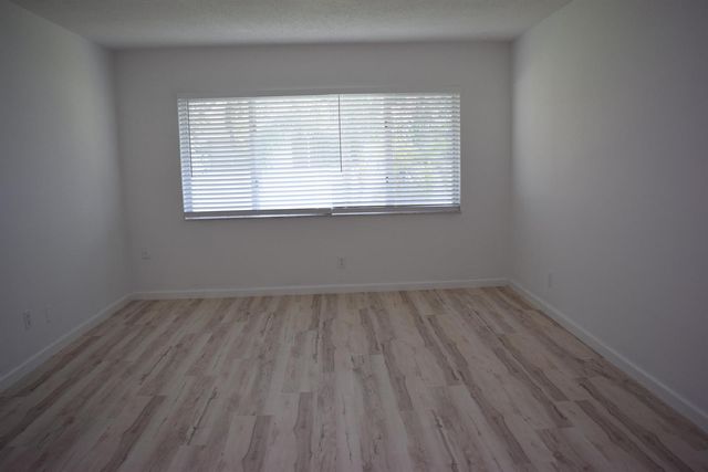151 SE 6th Avenue 14, Pompano Beach, FL 33060