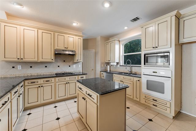 4247 Millview Lane, Dallas, TX 75287