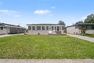 37125 Carpathia Boulevard, Sterling Heights, MI 48310