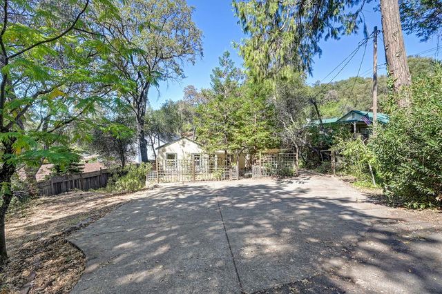 225 Middletown Rd, Placerville, CA 95667