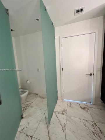 851 NE 1st Ave 1208, Miami, FL 33132