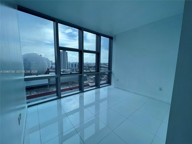 851 NE 1st Ave 1208, Miami, FL 33132