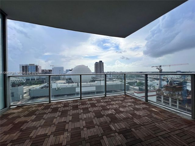 851 NE 1st Ave 1208, Miami, FL 33132