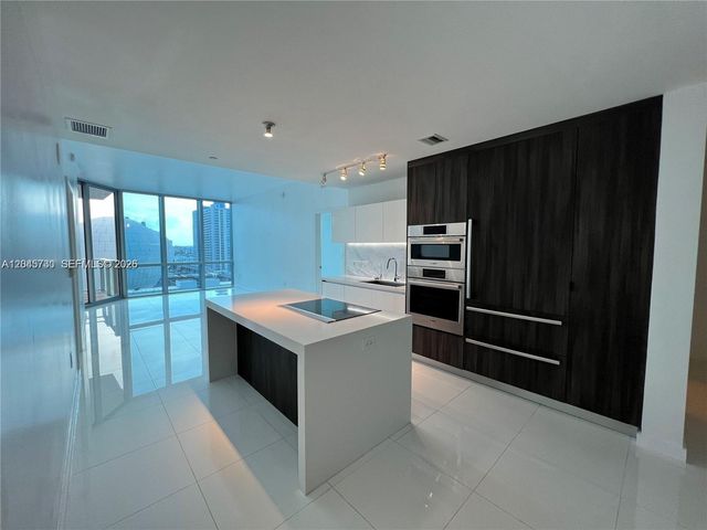 851 NE 1st Ave 1208, Miami, FL 33132