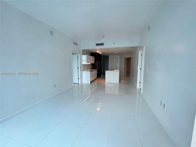851 NE 1st Ave 1208, Miami, FL 33132