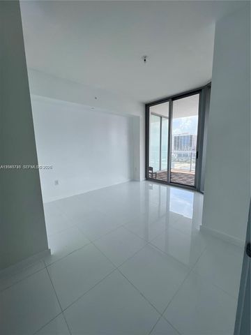 851 NE 1st Ave 1208, Miami, FL 33132