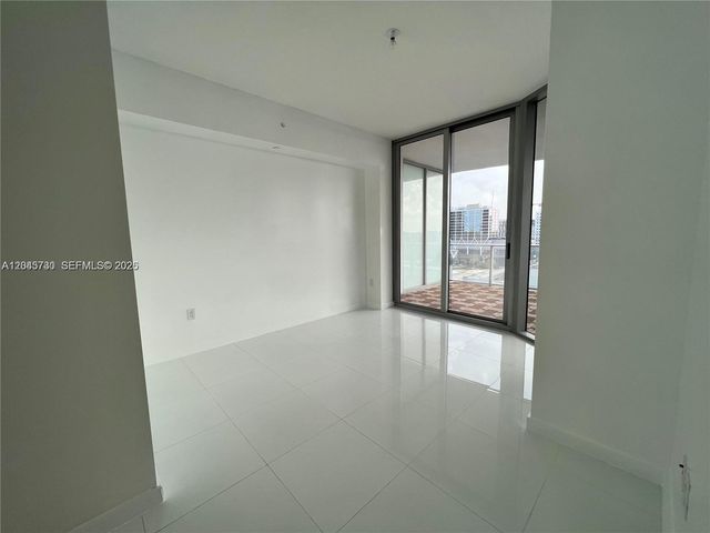851 NE 1st Ave 1208, Miami, FL 33132