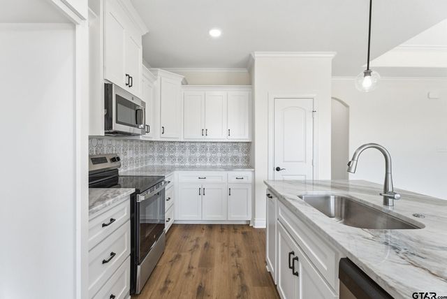 114 Hay Meadow Dr, Winona, TX 75792