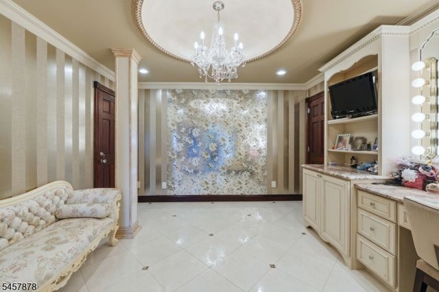 37 Mountainwood Ct, Totowa Boro, NJ 07512