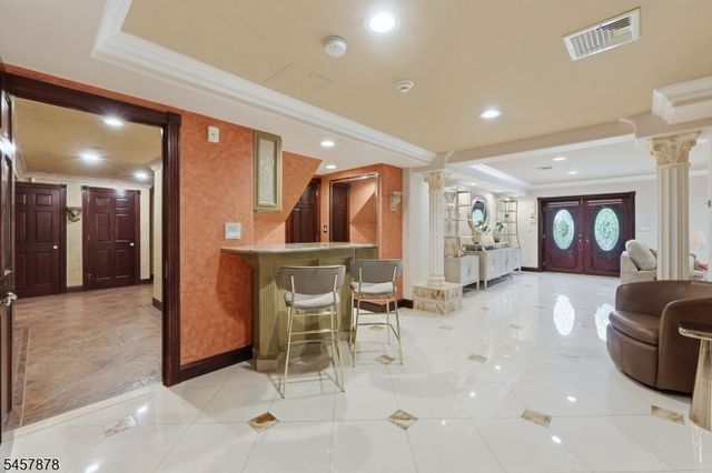 37 Mountainwood Ct, Totowa Boro, NJ 07512