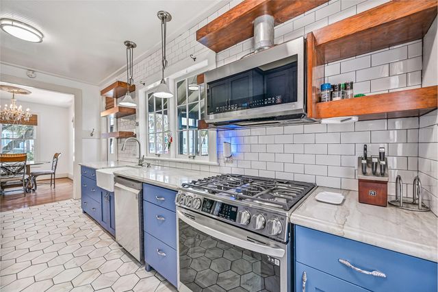 1301 Church Street, Galveston, TX 77550