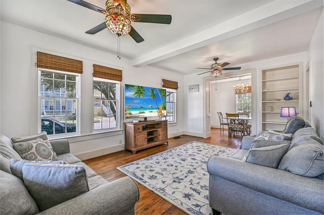 1301 Church Street, Galveston, TX 77550