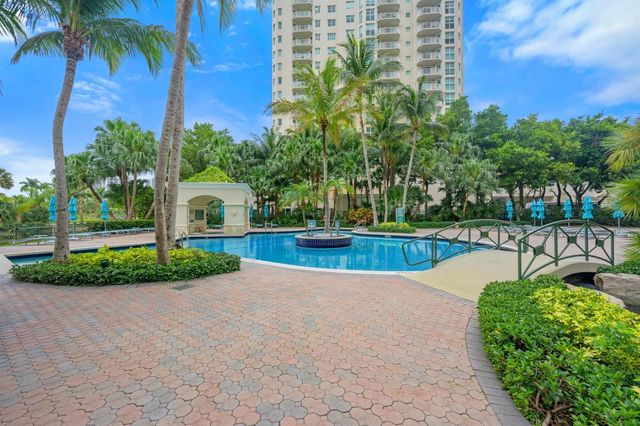 19501 W Country Club Drive 1412, Aventura, FL 33180
