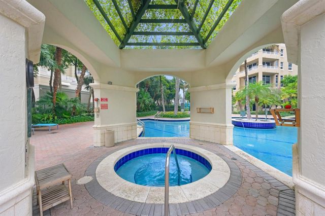 19501 W Country Club Drive 1412, Aventura, FL 33180