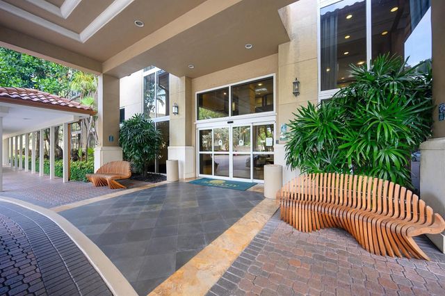 19501 W Country Club Drive 1412, Aventura, FL 33180