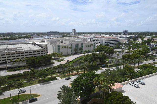 19501 W Country Club Drive 1412, Aventura, FL 33180
