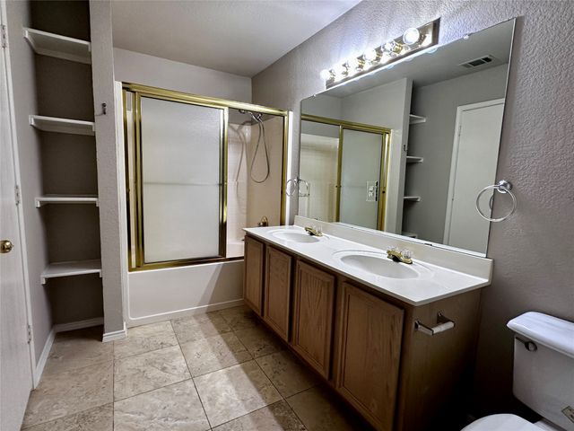 1140 Roundrock Drive, Saginaw, TX 76179