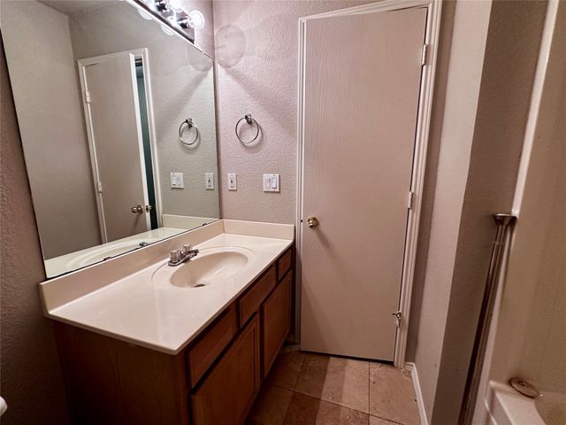 1140 Roundrock Drive, Saginaw, TX 76179