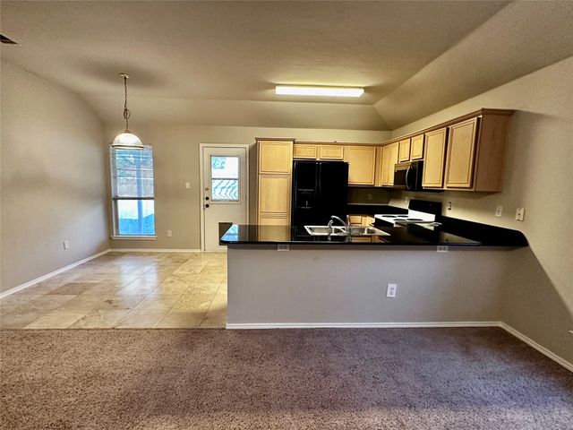 1140 Roundrock Drive, Saginaw, TX 76179