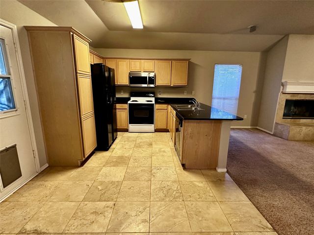 1140 Roundrock Drive, Saginaw, TX 76179