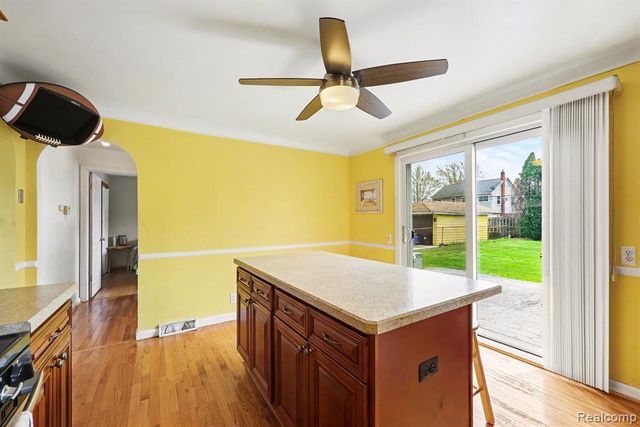 22460 Daniels Street, Saint Clair Shores, MI 48081