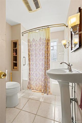 22460 Daniels Street, Saint Clair Shores, MI 48081