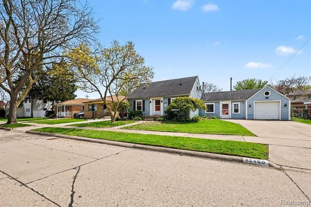 22460 Daniels Street, Saint Clair Shores, MI 48081