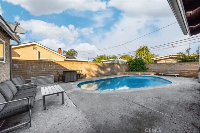 618 S Lee, Fullerton, CA 92833