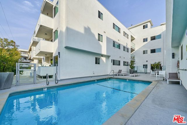 425 S Willaman Drive 204, Los Angeles, CA 90048