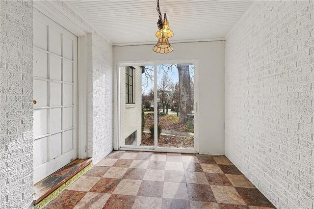 1802 W Market Street, Greensboro, NC 27403