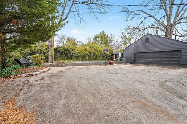 1802 W Market Street, Greensboro, NC 27403