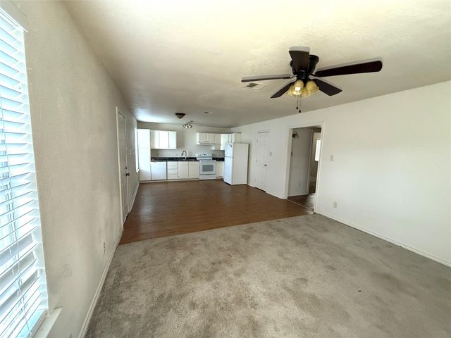 4715 16th Street B, Bacliff, TX 77518