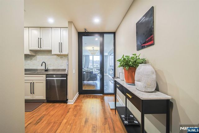 612 Hudson Park 612, Edgewater, NJ 07020