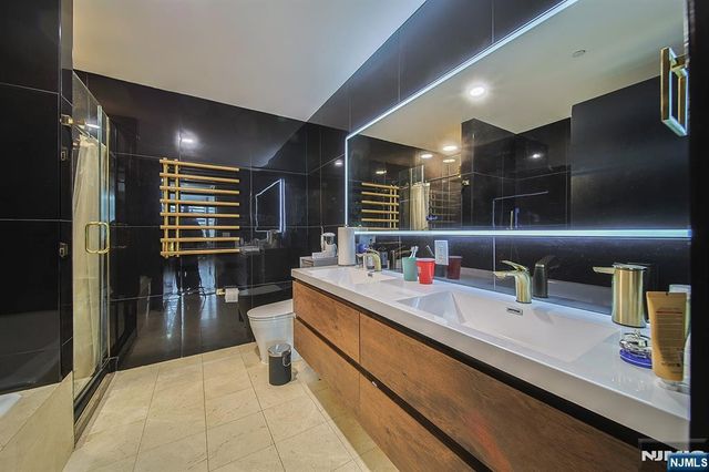 612 Hudson Park 612, Edgewater, NJ 07020