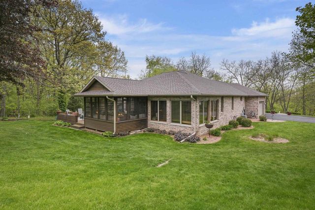 7622 N Orchard View Drive, Evansville, WI 53536